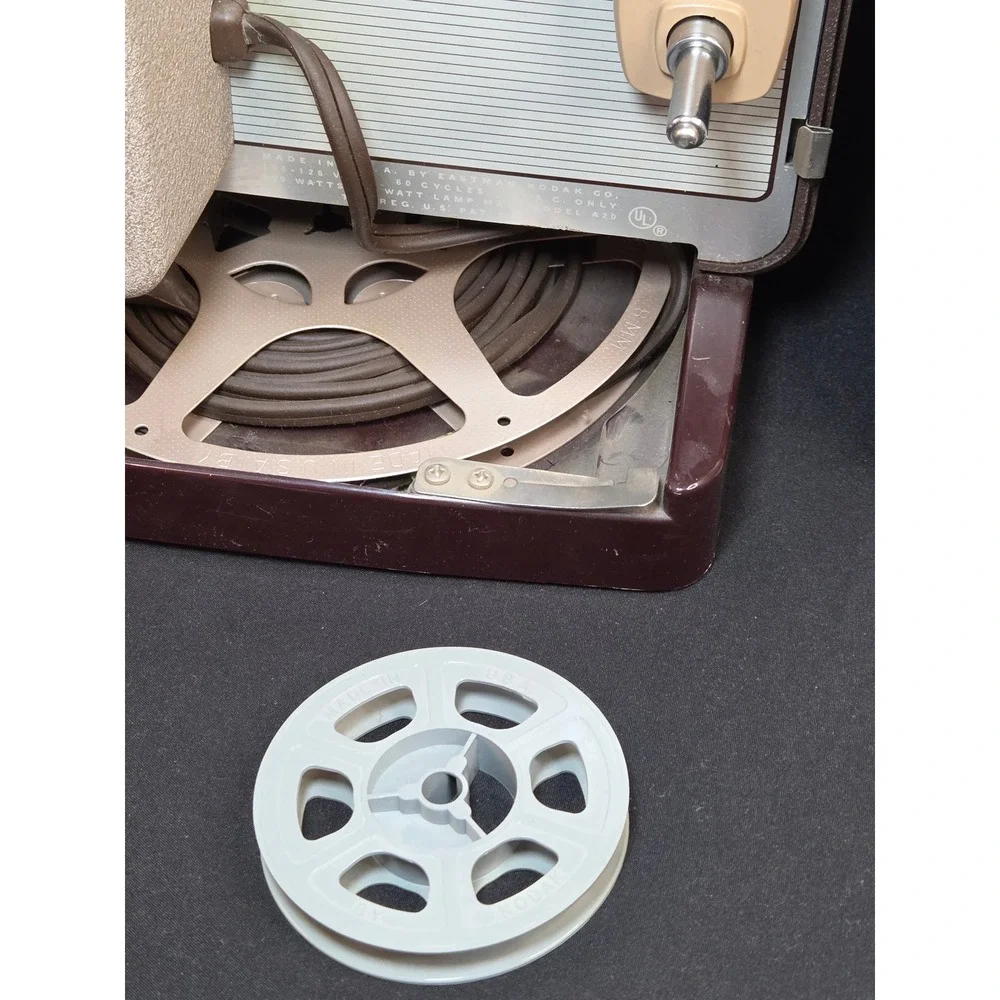 Vintage Kodak Cine Showtime 8mm Movie Projector Model A20 Rochester NY Case NEW!